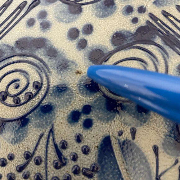 RARE 2004 ELDRETH Pie Plate Blue Salt Glazed Pottery Hand Painted Floral Basket - Picture 9 of 10